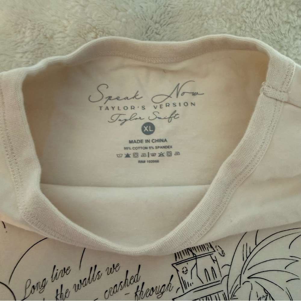 Taylor Swift Speak Now Baby Tee XL NWT - Picture 4 of 9